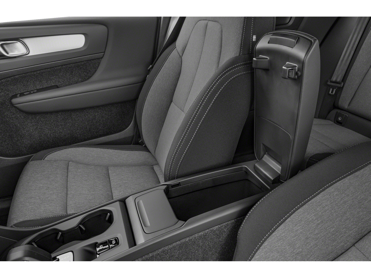 2025 Volvo XC40 B5 Core
