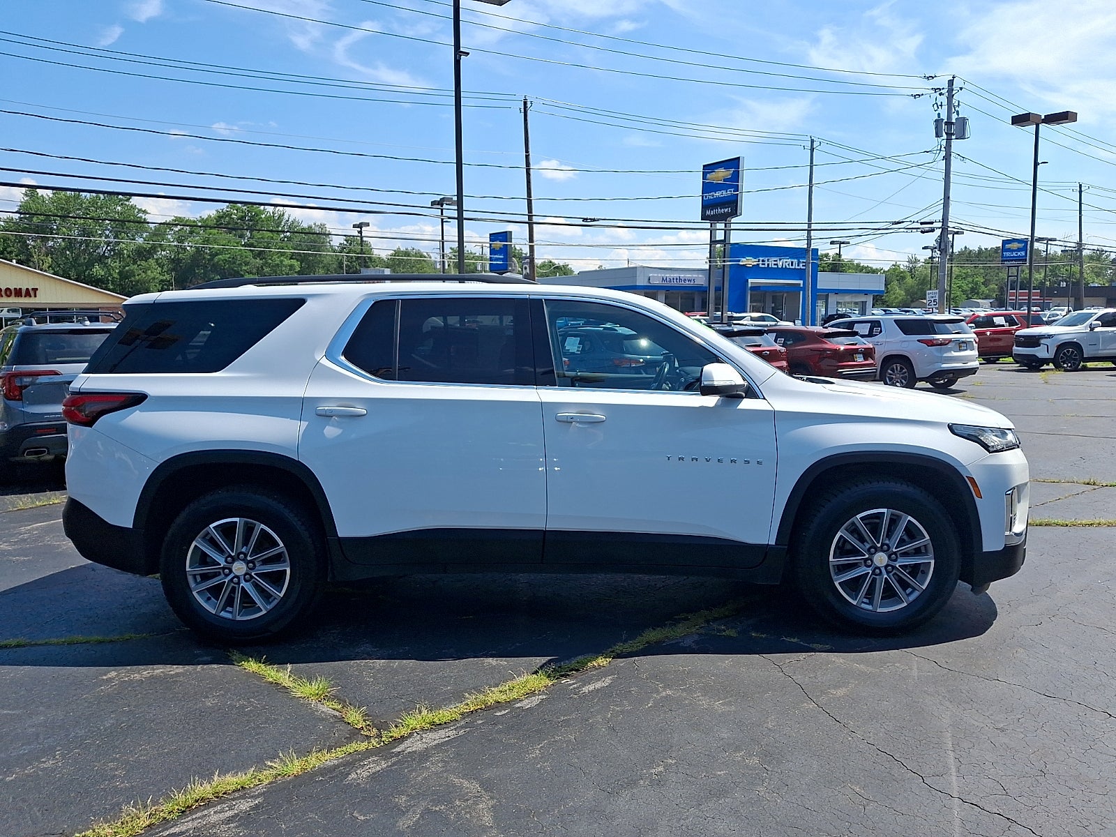 2022 Chevrolet Traverse LT Cloth