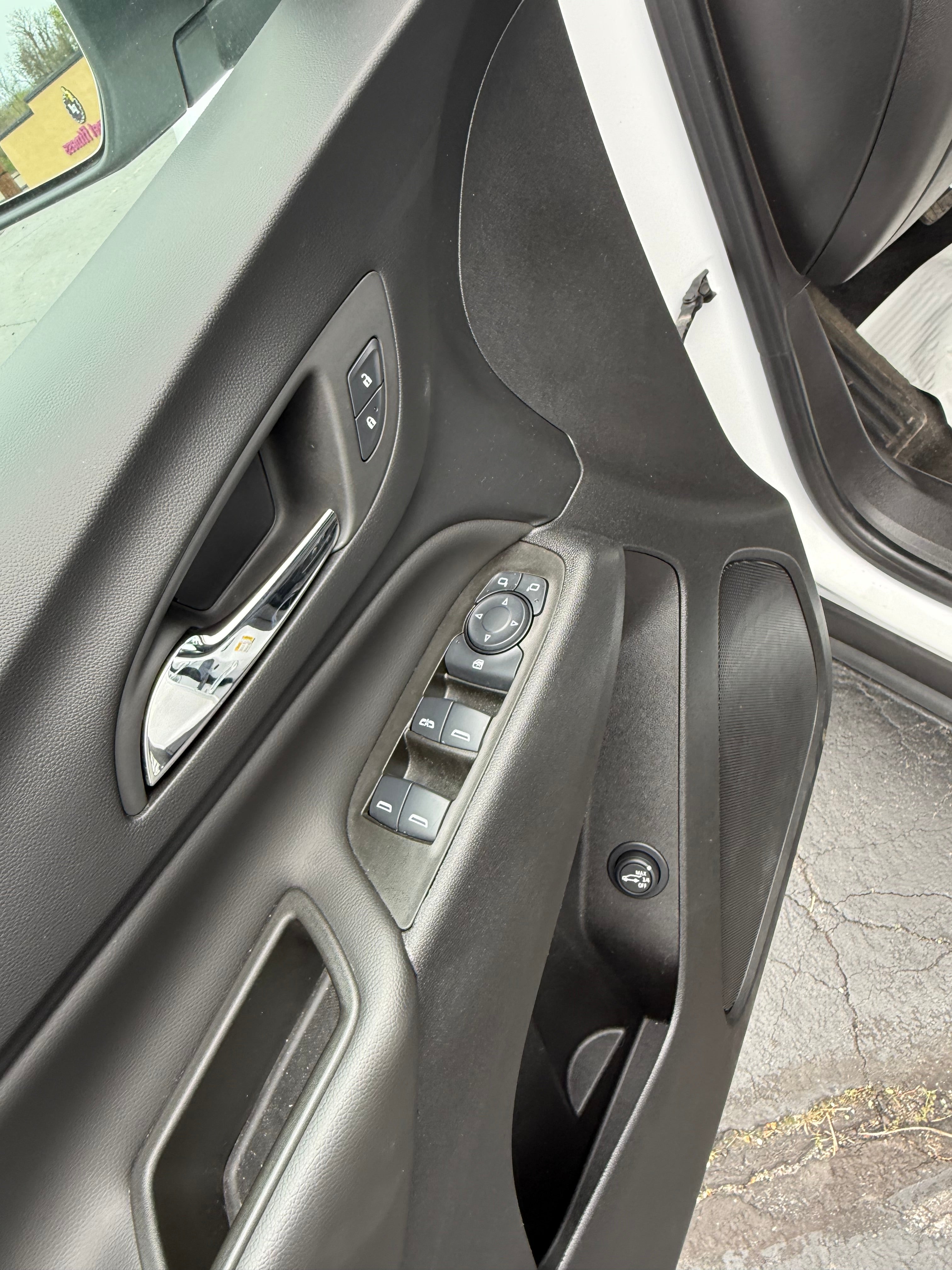 2024 Chevrolet Equinox LT - Photo 8