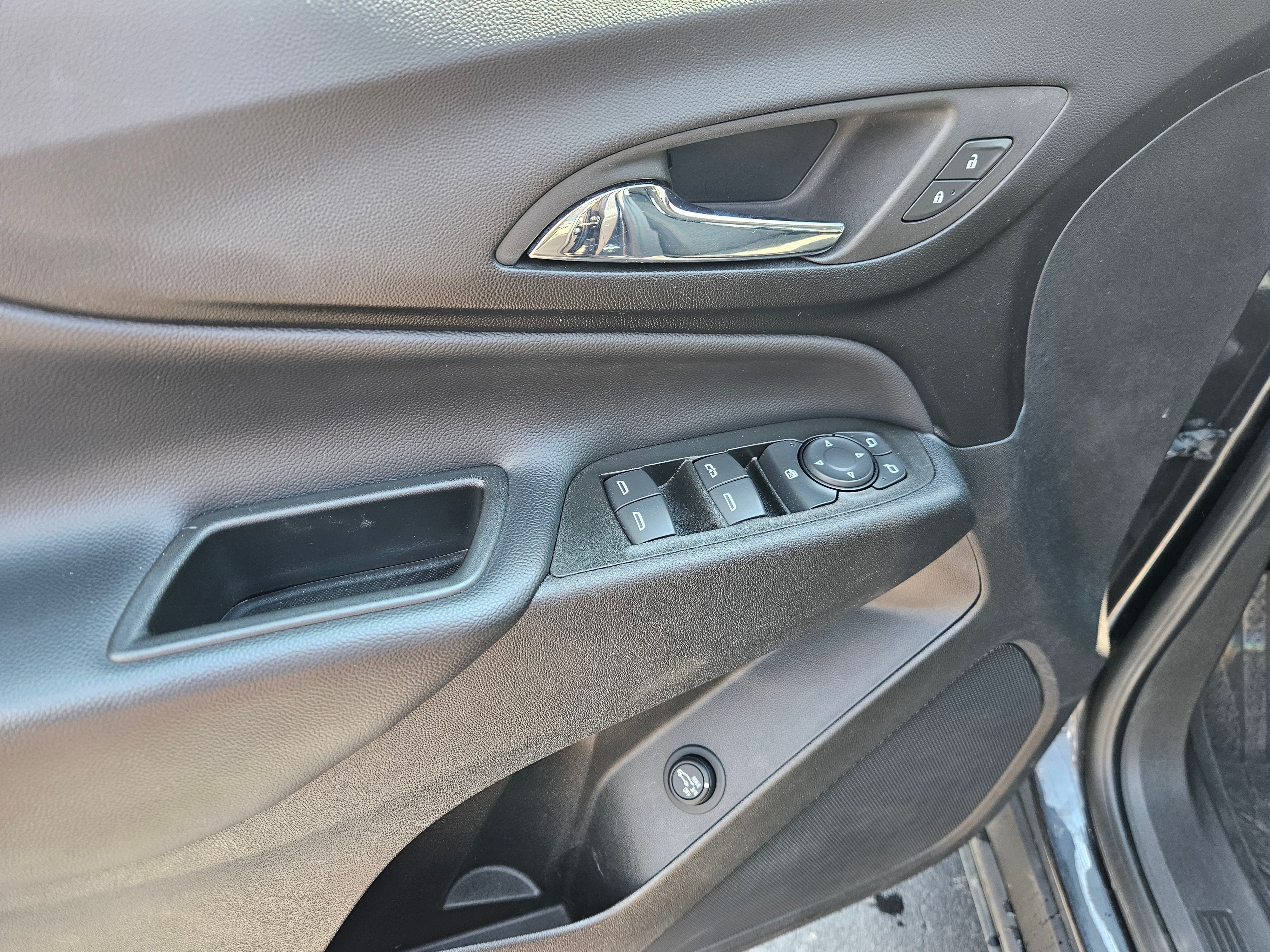 2022 Chevrolet Equinox LT - Photo 10