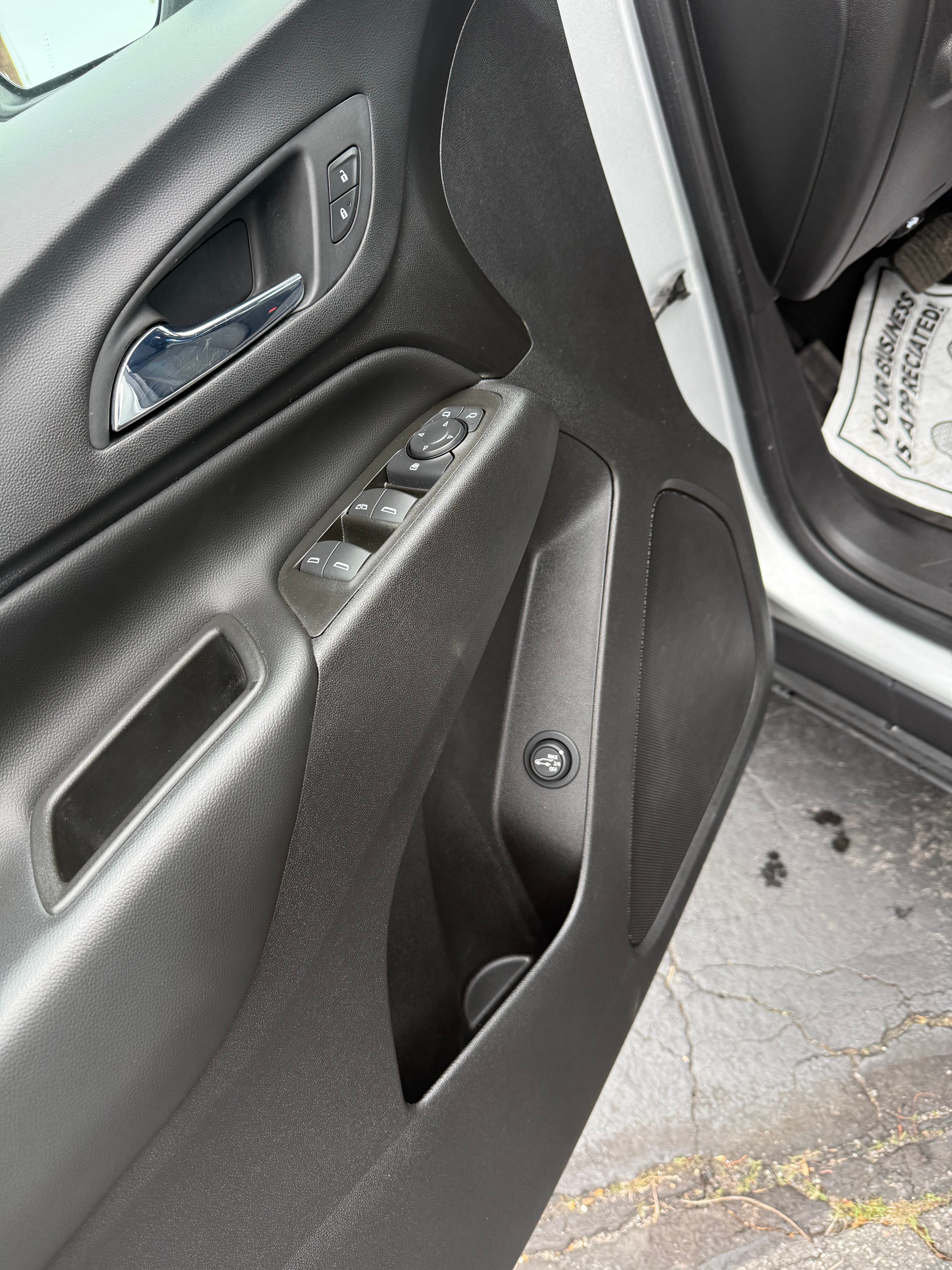 2022 Chevrolet Equinox LT - Photo 11