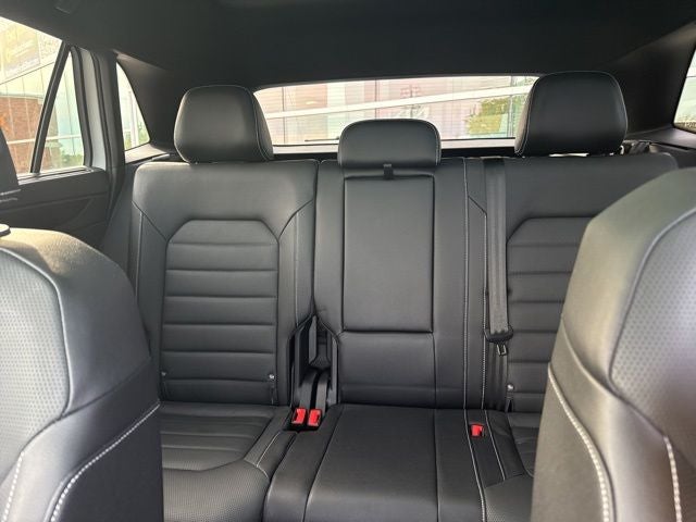 2024 Volkswagen Atlas Cross Sport 2.0T SEL R-Line