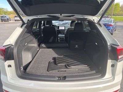 2024 Volkswagen Atlas Cross Sport 2.0T SEL R-Line