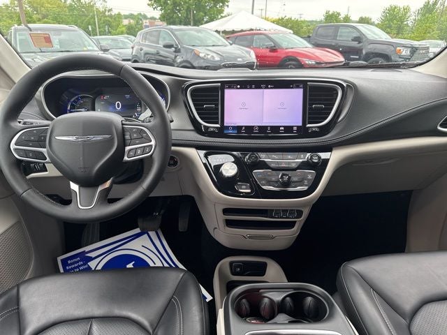 2023 Chrysler Pacifica Hybrid Touring L