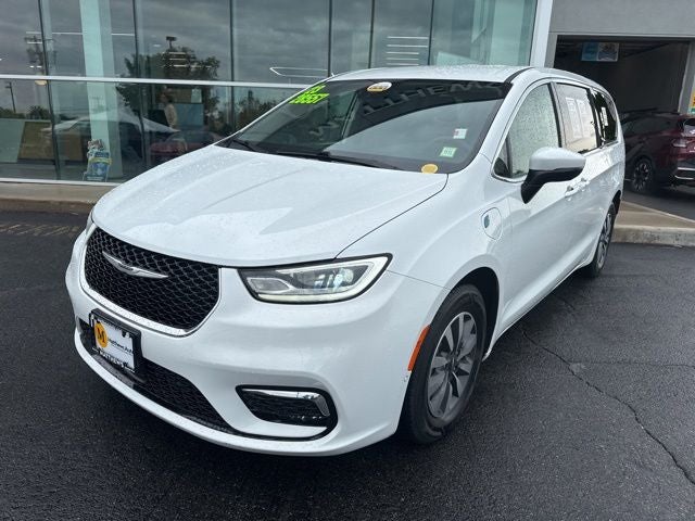 2023 Chrysler Pacifica Hybrid Touring L