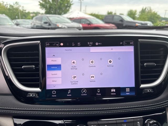 2023 Chrysler Pacifica Hybrid Touring L