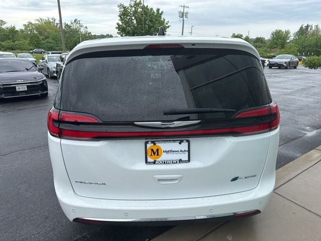 2023 Chrysler Pacifica Hybrid Touring L