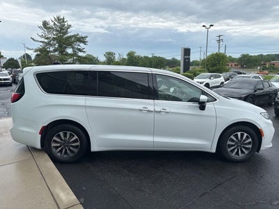 2023 Chrysler Pacifica Hybrid Touring L