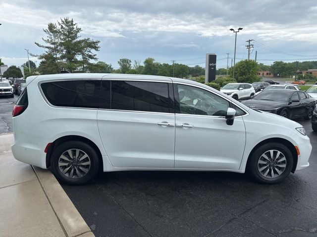 2023 Chrysler Pacifica Hybrid Touring L