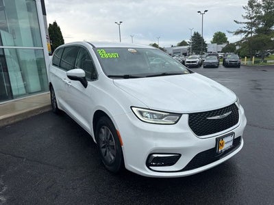 2023 Chrysler Pacifica Hybrid Touring L