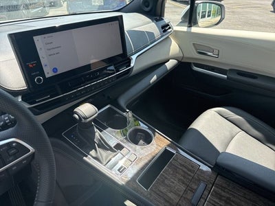 2025 Toyota Sienna Limited 7 Passenger