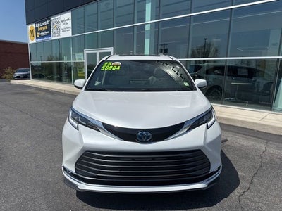 2025 Toyota Sienna Limited 7 Passenger