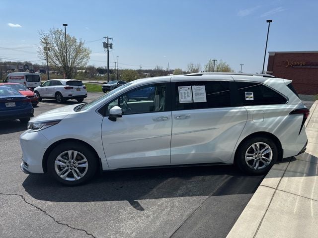 2025 Toyota Sienna Limited 7 Passenger