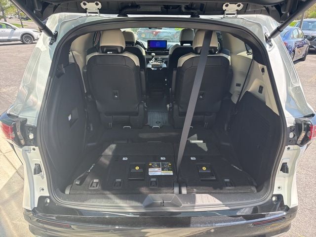 2025 Toyota Sienna Limited 7 Passenger