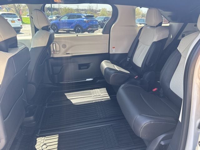 2025 Toyota Sienna Limited 7 Passenger