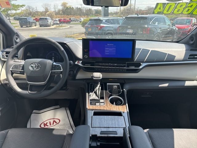 2025 Toyota Sienna Limited 7 Passenger