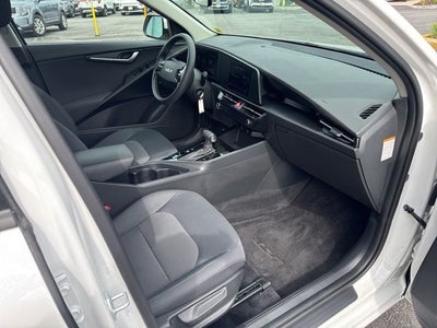 2023 Kia Niro LX