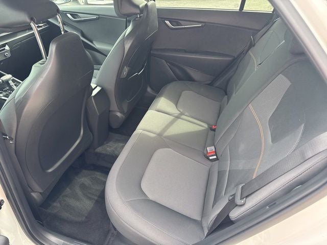 2023 Kia Niro LX