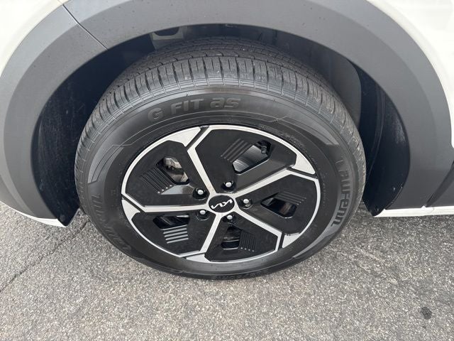 2023 Kia Niro LX
