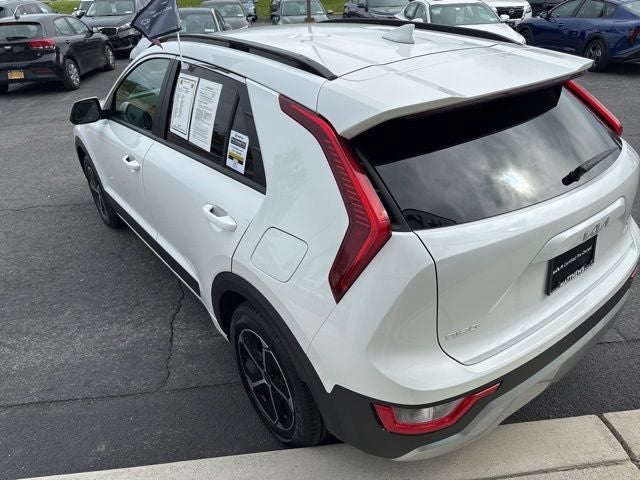 2023 Kia Niro LX
