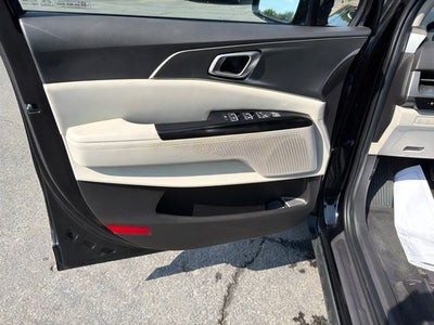2024 Kia Carnival LX