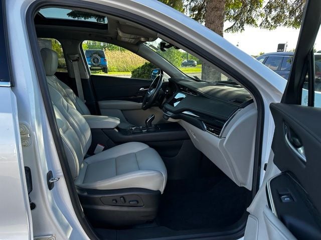 2023 Cadillac XT4 Premium Luxury