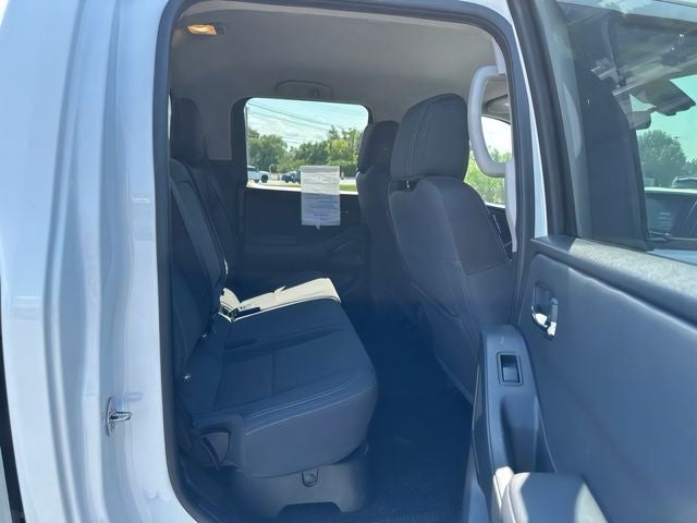 2024 Nissan Frontier SV