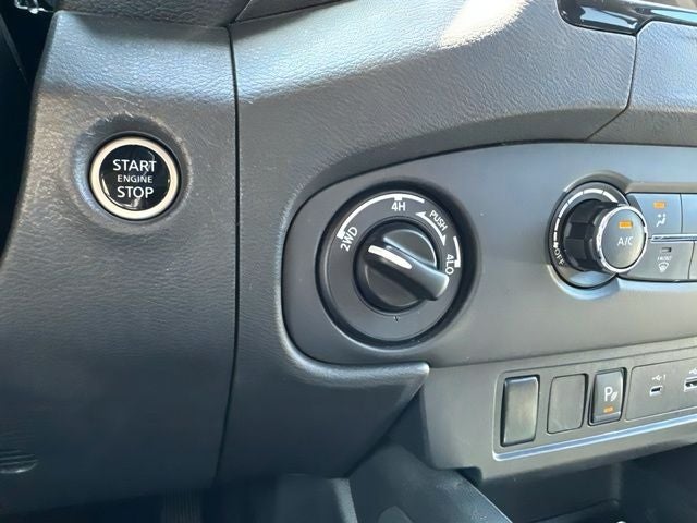 2024 Nissan Frontier SV