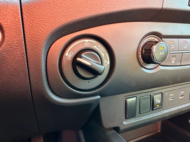 2022 Nissan Frontier S