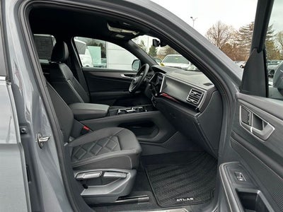 2025 Volkswagen Atlas Cross Sport 2.0T SE w/Technology