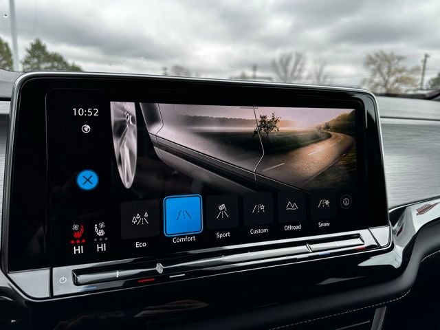 2025 Volkswagen Atlas Cross Sport 2.0T SE w/Technology