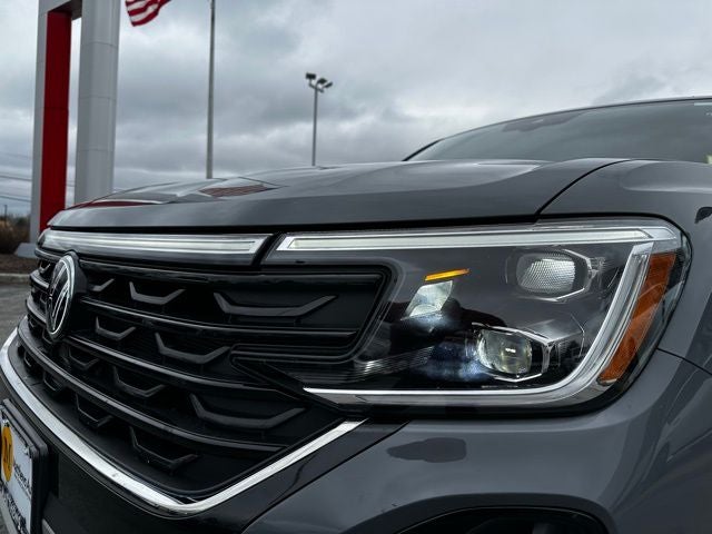 2025 Volkswagen Atlas Cross Sport 2.0T SE w/Technology