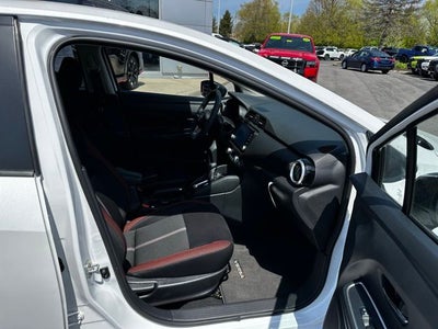 2025 Nissan Versa 1.6 SR
