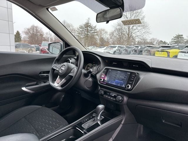 2022 Nissan Kicks SV