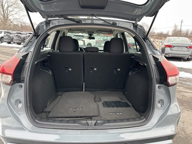 2022 Nissan Kicks SV