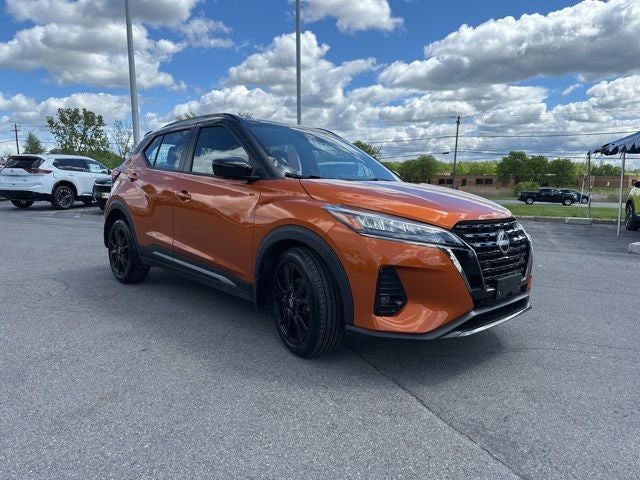 2023 Nissan Kicks SR