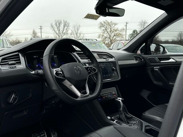 2024 Volkswagen Tiguan 2.0T SE R-Line Black
