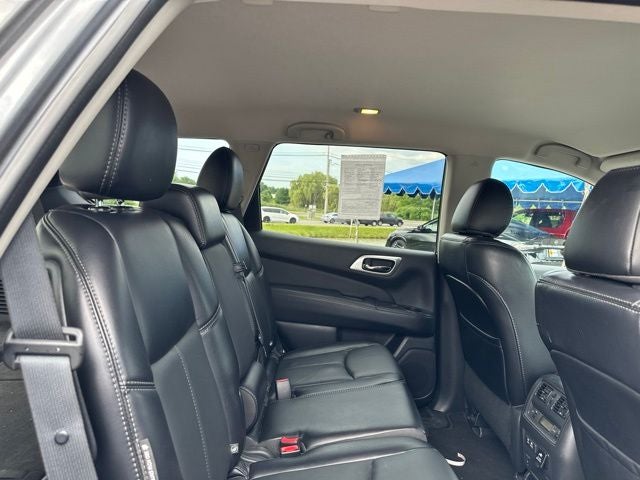 2020 Nissan Pathfinder SL