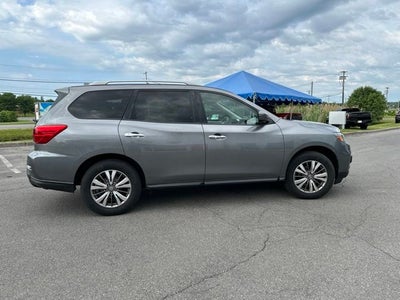 2020 Nissan Pathfinder SL