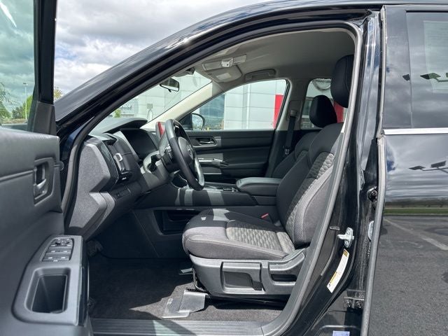 2024 Nissan Pathfinder S