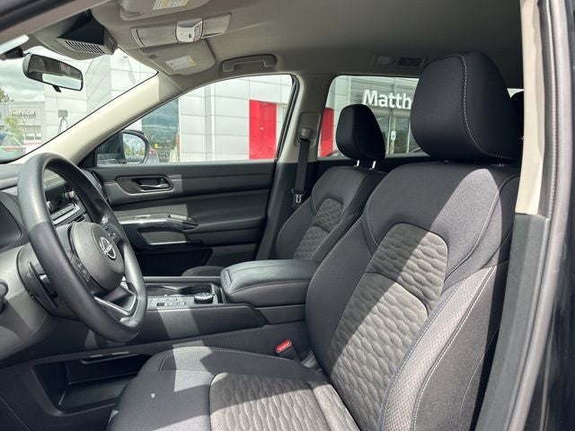 2024 Nissan Pathfinder S