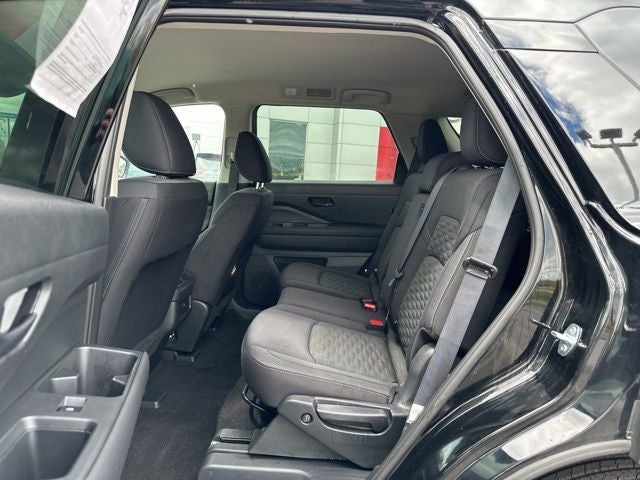2024 Nissan Pathfinder S