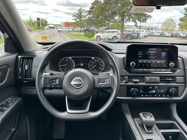 2024 Nissan Pathfinder S