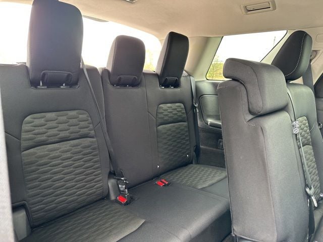 2024 Nissan Pathfinder S