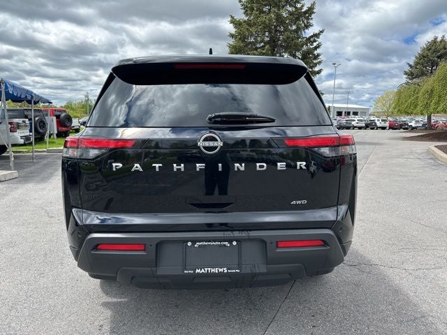 2024 Nissan Pathfinder S