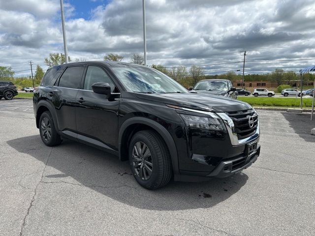 2024 Nissan Pathfinder S