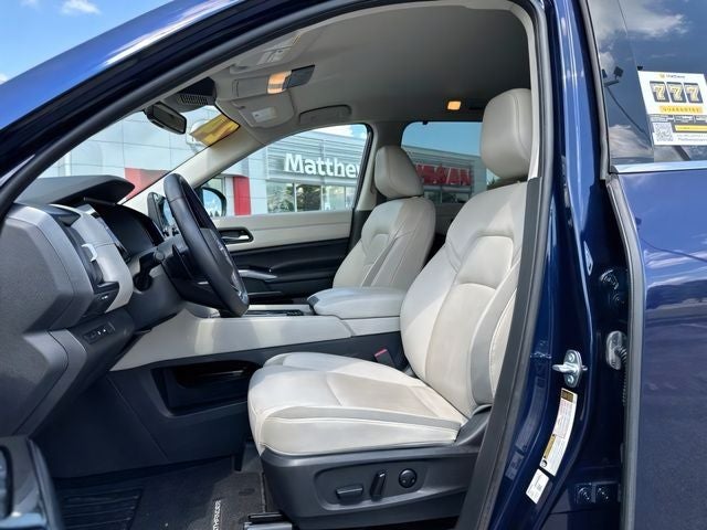 2024 Nissan Pathfinder SL