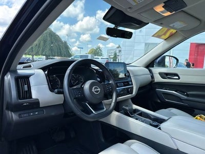 2024 Nissan Pathfinder SL