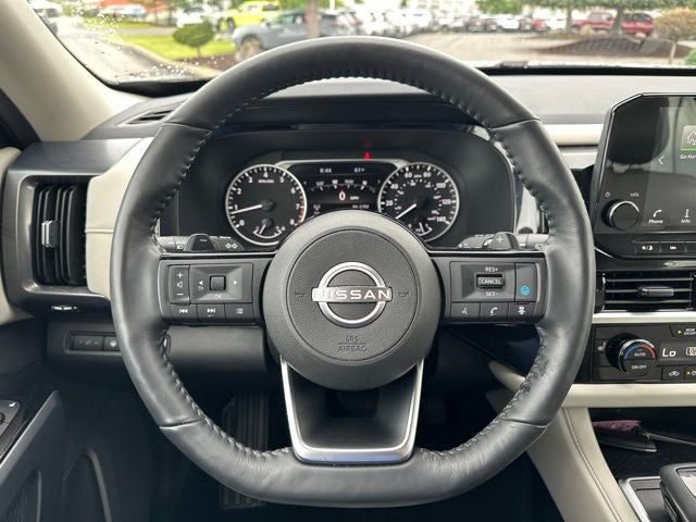 2024 Nissan Pathfinder SL