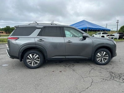 2024 Nissan Pathfinder SL